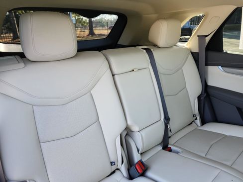 Used 2023 Cadillac XT5 Premium Luxury w/ Technology Package image 9