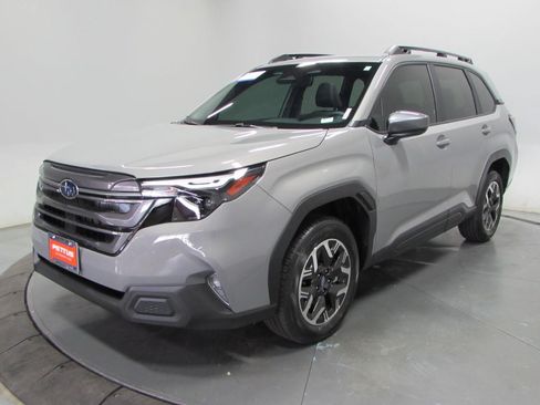 Used 2026 Subaru Forester Premium AWD/4WD image 3
