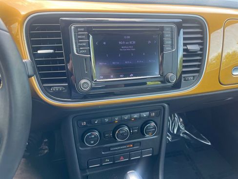 Used 2016 Volkswagen Beetle 1.8T Dune FWD image 23
