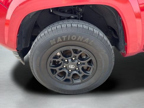 Used 2021 Toyota Tacoma SR5 RWD image 38