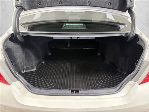 Used 2017 Toyota Camry SE FWD image 18
