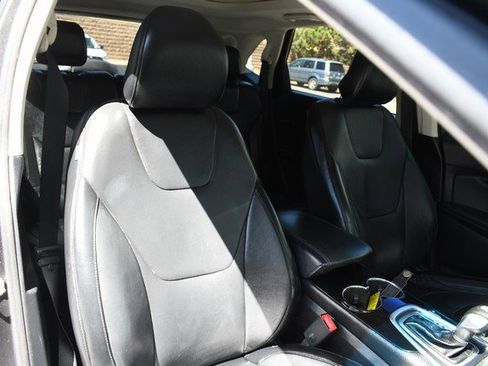Used 2015 Ford Edge Titanium image 26