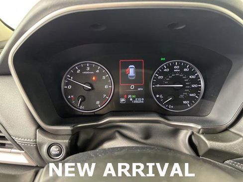 Used 2025 Subaru Outback Limited image 11