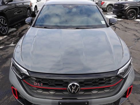 Used 2024 Volkswagen Jetta GLI 40th Anniversary Edition image 6