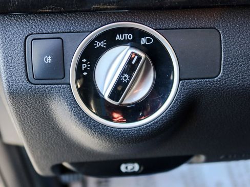 Used 2012 Mercedes-Benz E 350 4MATIC Sedan image 9