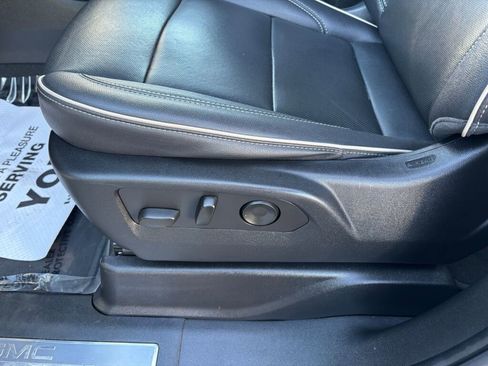 Certified 2022 GMC Yukon XL SLT w/ SLT Luxury Package image 21