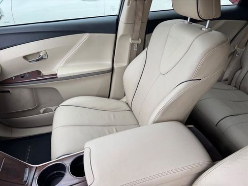 Used 2015 Toyota Venza XLE w/ XLE Premium Package image 9