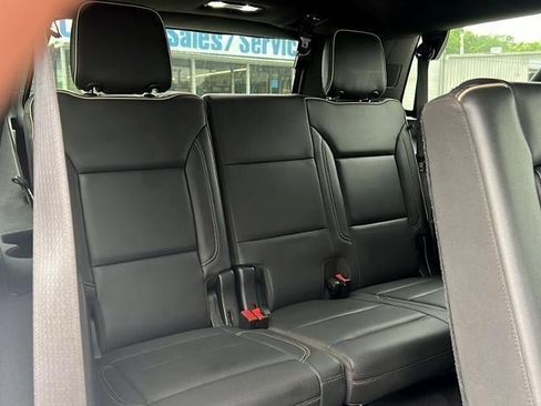 Used 2021 GMC Yukon SLT AWD/4WD image 13