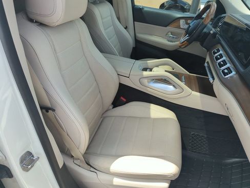 Used 2021 Mercedes-Benz GLS 450 4MATIC image 40