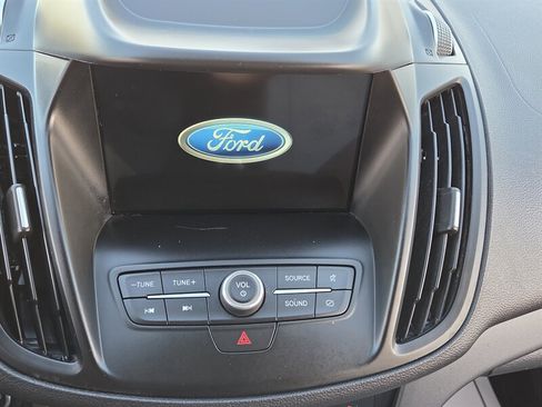 Used 2019 Ford Escape SE image 21