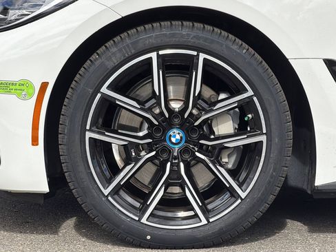 Used 2023 BMW i4 eDrive40 w/ M Sport Package image 38