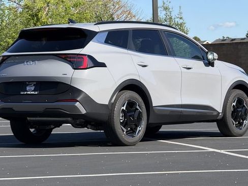 New 2026 Kia Sportage EX image 5