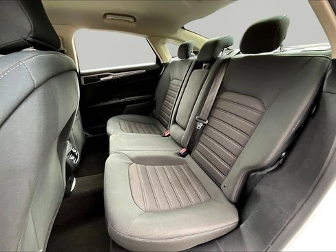 Used 2020 Ford Fusion SE FWD image 22