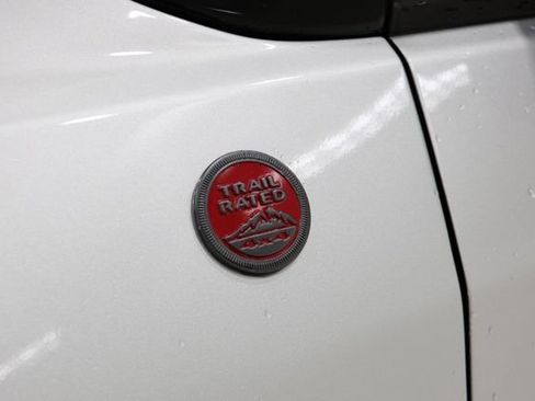 Used 2025 Jeep Compass Trailhawk AWD/4WD image 12