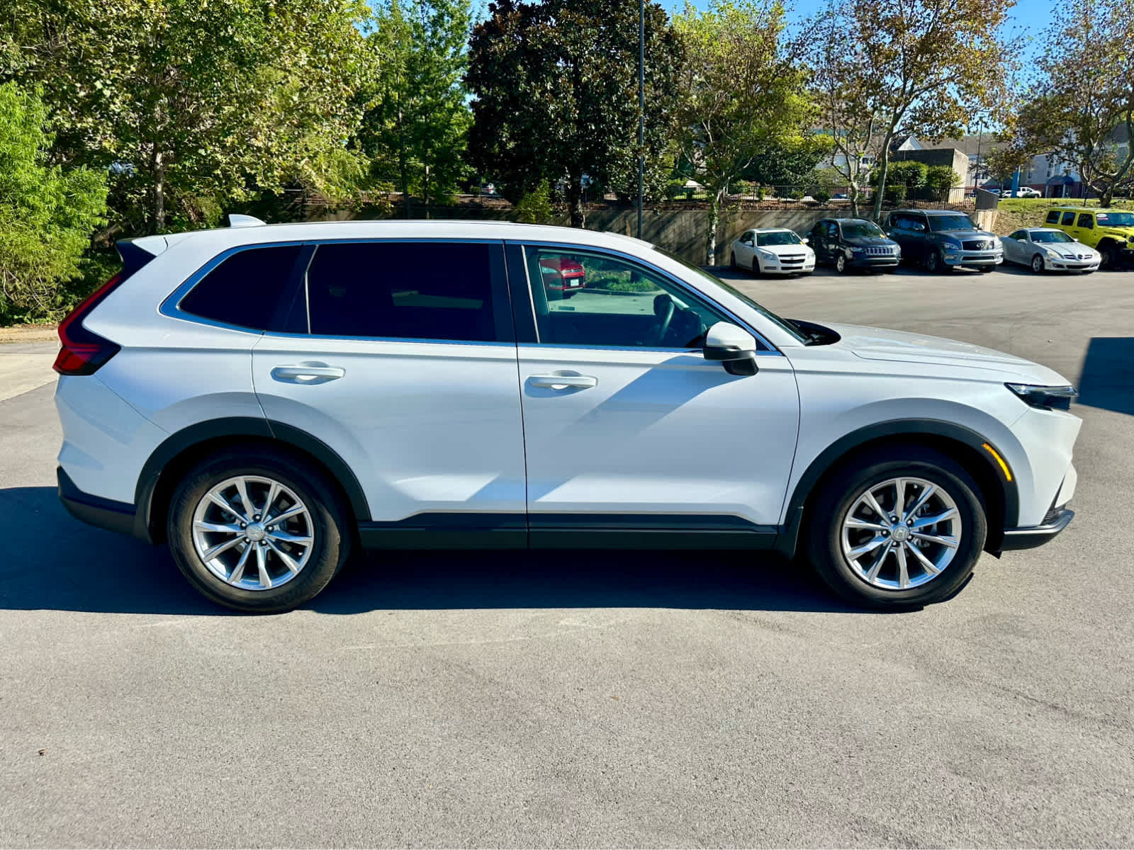 Used 2024 Honda CR-V EX-L image 4