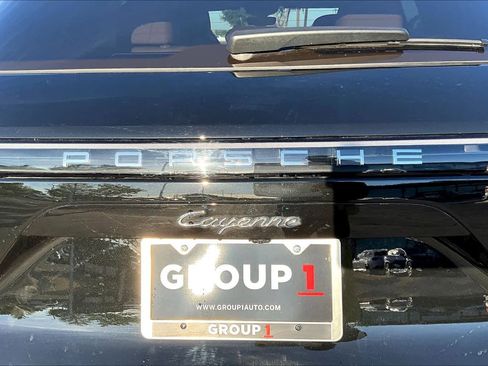 Used 2023 Porsche Cayenne AWD/4WD image 31