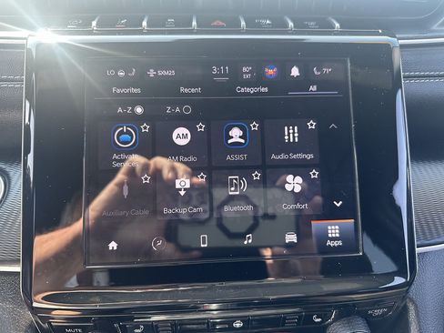 Used 2024 Jeep Grand Cherokee Altitude RWD image 18