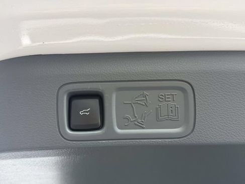 Used 2018 Lincoln Navigator Reserve w/ Technology Package AWD/4WD image 7