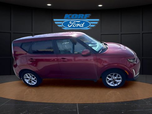 Used 2023 Kia Soul LX w/ LX Technology Package image 6