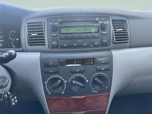 Used 2005 Toyota Corolla LE image 14