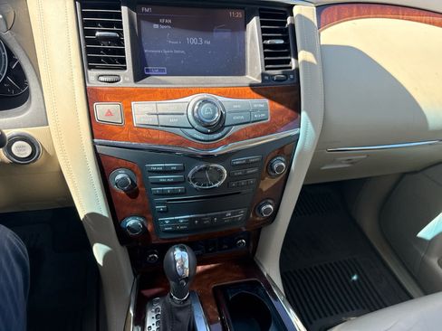 Used 2017 INFINITI QX80 4WD w/ Deluxe Technology Package image 38