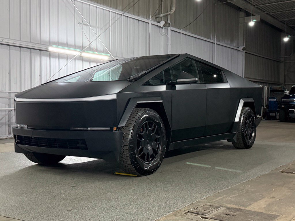 Used 2024 Tesla Cybertruck Cyberbeast AWD/4WD image 2