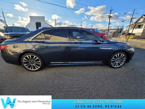 Used 2017 Lincoln Continental Select image 7