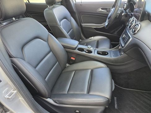 Used 2018 Mercedes-Benz GLA 250 4MATIC image 24