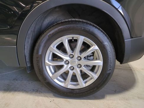 Used 2023 Cadillac XT4 Luxury w/ Cold Weather Package image 17