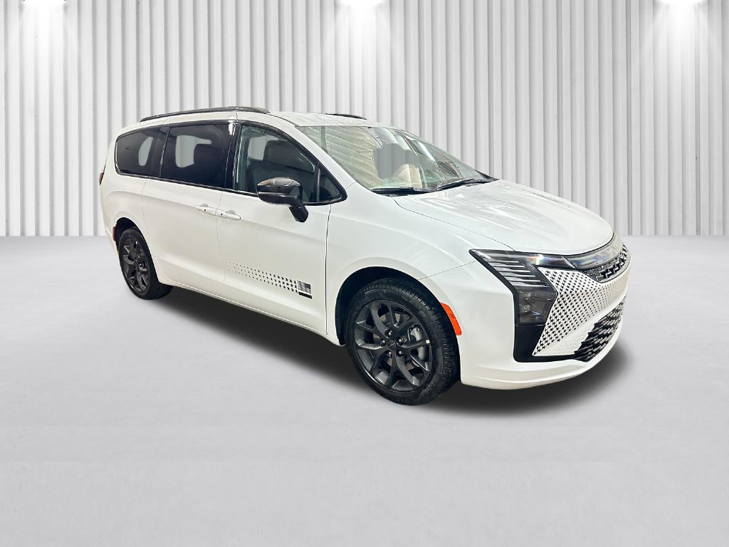 New 2027 Chrysler Pacifica Select AWD/4WD image 2