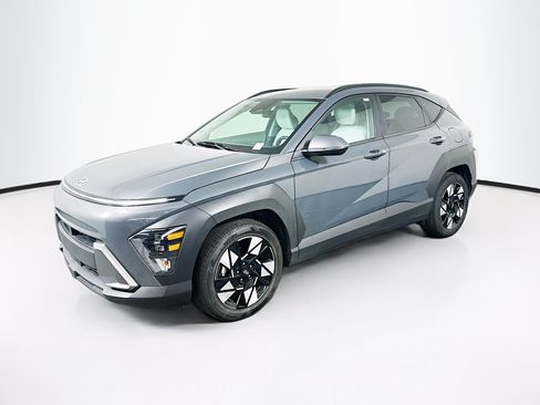 Used 2025 Hyundai Kona SEL FWD image 3