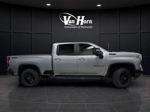 Used 2025 Chevrolet Silverado 2500 LT w/ Trail Boss Package image 2