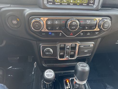 Used 2023 Jeep Wrangler Unlimited Sahara w/ Cold Weather Group image 24