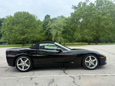 Used 2005 Chevrolet Corvette Convertible w/ Preferred Equipment Group RWD image 4