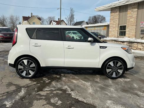 Used 2014 Kia Soul ! w/ Sun & Sound Package image 2