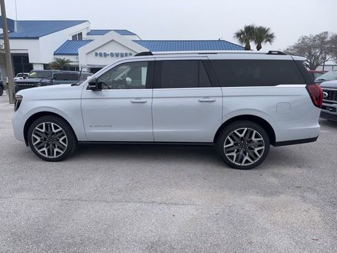 Used 2025 Ford Expedition Max Platinum w/ Platinum Ultimate Package image 8
