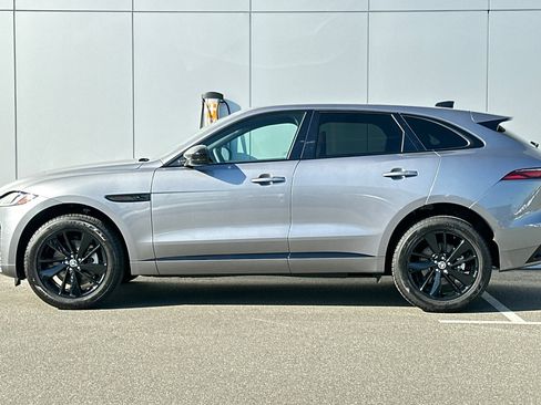 Used 2025 Jaguar F-PACE R-Dynamic S image 2