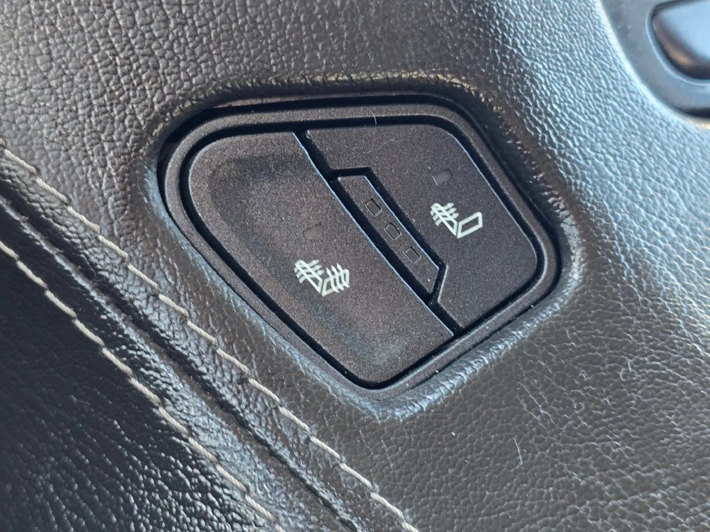 Used 2019 Chevrolet Suburban LT AWD/4WD image 33