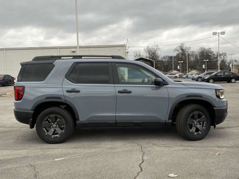 New 2025 Honda Pilot TrailSport image 2