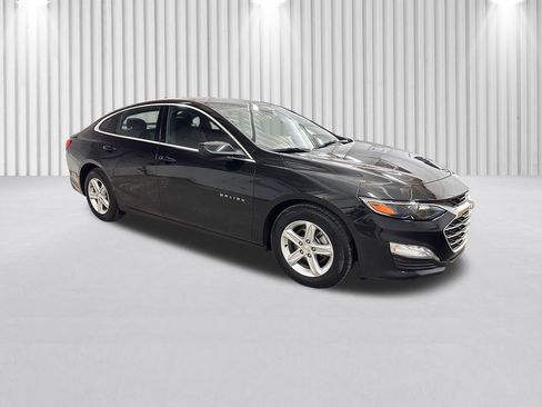 Used 2024 Chevrolet Malibu LT FWD image 2