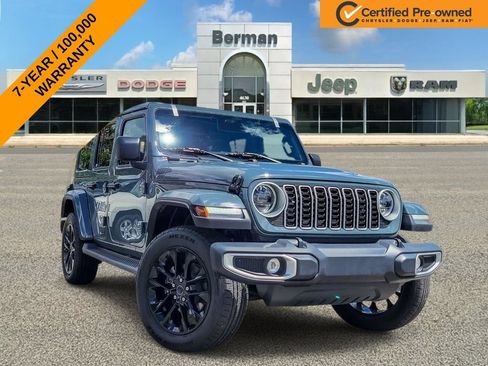 Certified 2025 Jeep Wrangler Unlimited Sahara AWD/4WD image 1