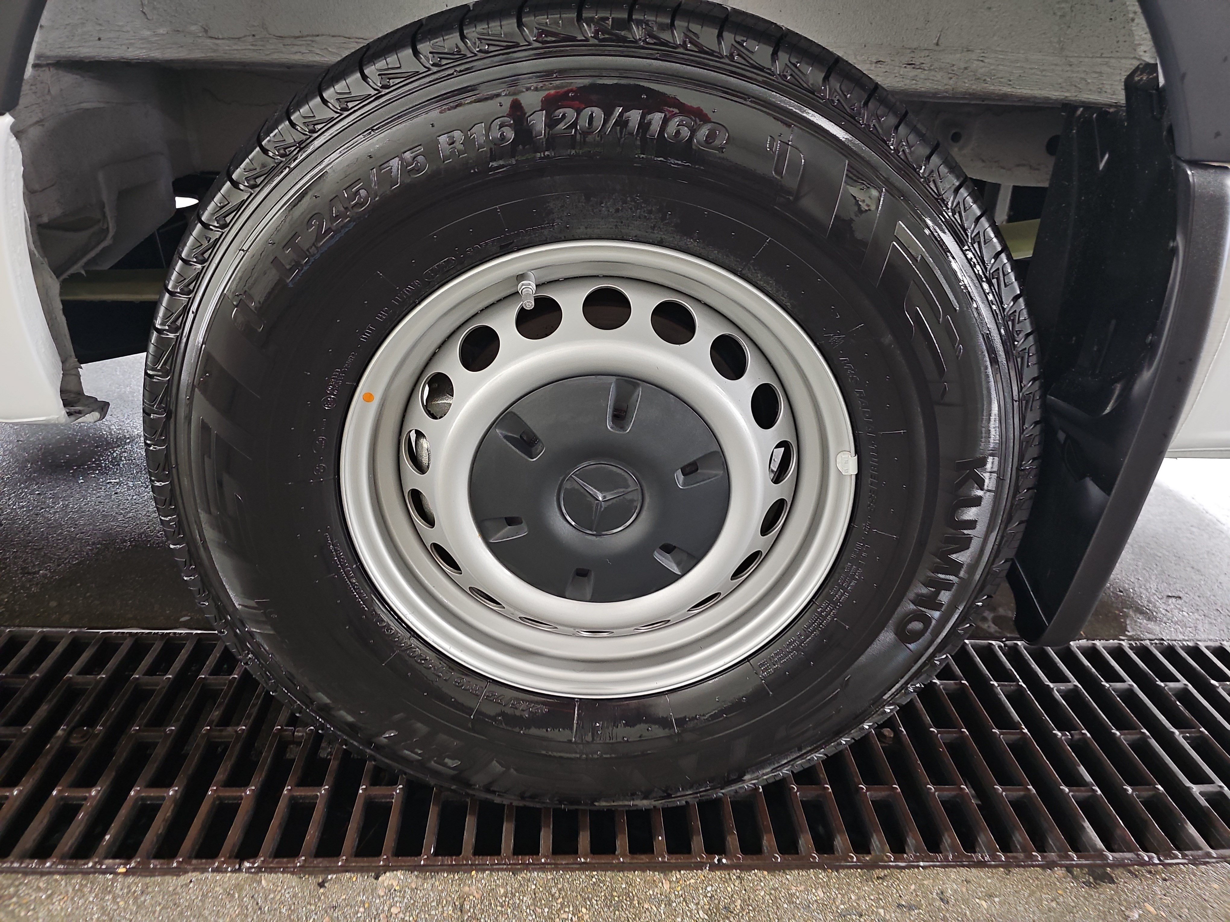 New 2025 Mercedes-Benz eSprinter 170 Cargo image 30