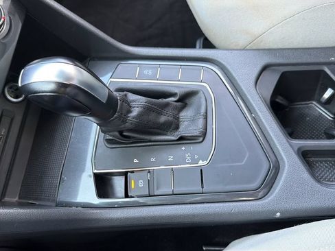 Used 2020 Volkswagen Tiguan S FWD image 15