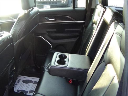 Used 2022 Jeep Grand Cherokee Limited image 13