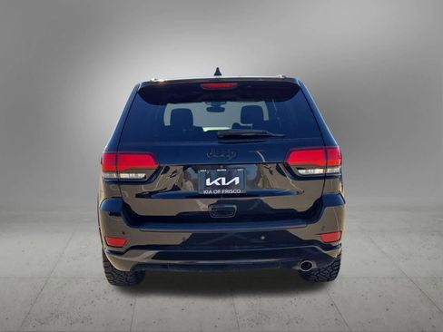 Used 2019 Jeep Grand Cherokee Altitude image 5