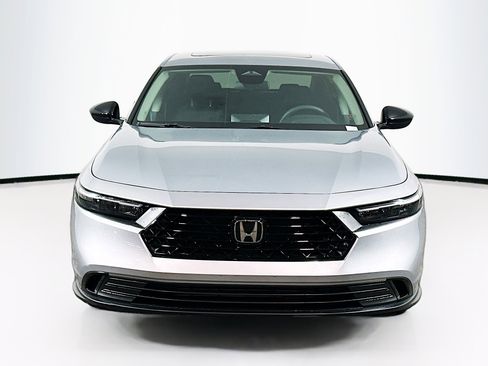 Used 2025 Honda Accord SE image 2