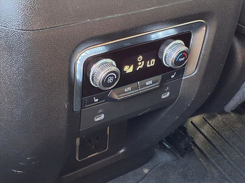 Used 2023 GMC Yukon AT4 w/ AT4 Premium Package image 17