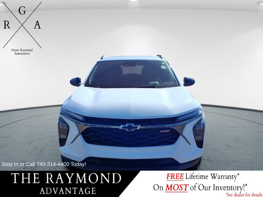 Used 2025 Chevrolet Trax RS w/ Sunroof Package FWD image 8