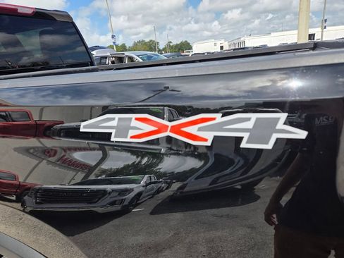 Used 2025 Chevrolet Silverado 2500 LT w/ Convenience Package AWD/4WD image 12