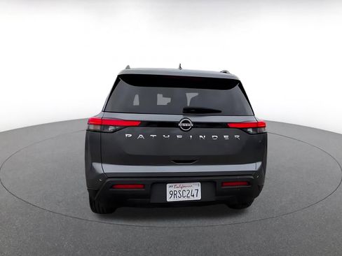 Used 2025 Nissan Pathfinder SV image 12